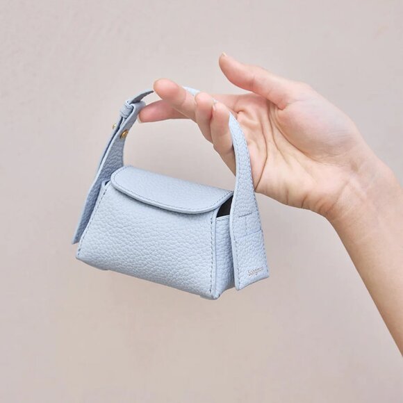 SONGMONT Mini Drippy Airpods Case in SKy - Picture 6 of 7